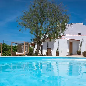 https://la-masia-de-formentera.balearic-islands.net